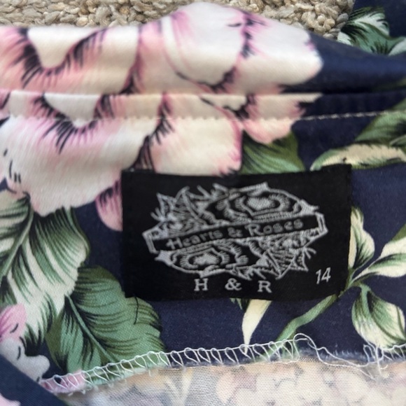 Hearts and Roses Carnation Mini Dress Size 14 - Picture 7 of 11